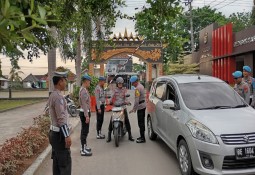 Propam Polres Lampung Timur Laksanakan Gaktiplin, Pemeriksaan Identitas dan Surat Kendaraan Personel