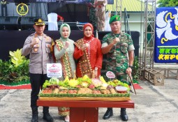 Kapolres Lampung Timur Berikan Kejutan untuk Kodim 0429/Lamtim dalam Rangka HUT TNI Ke-79