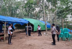Polres Lampung Timur Bubarkan Sabung Ayam