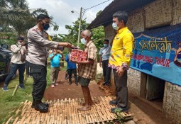 Kapolres Gelar Program Jumat Berkah Di Lampung Timur