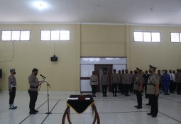 Kasat Narkoba dan  Kapolsek Melinting Polres Lampung Timur Serah terima jabatan