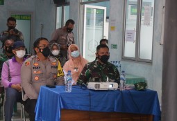 Kapolres Lampung Timur Bersama Kasdim 0429 Lamtim ikuti Vicon dengan Panglima TNI dan Kabaharkam 