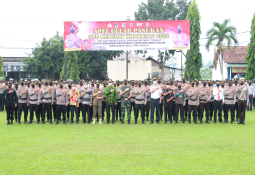 Kapolres Pimpin Apel Gelar Pasukan Operasi Ketupat Di Lampung Timur