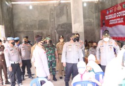 Polda Lampung Pantau Optimalisasi Vaksinasi COVID-19 di Lampung Timur