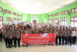 Sambut Hari Jadi Polwan ke-76, Polwan Polres Lamtim Datangi SMK N 1 Sukadana