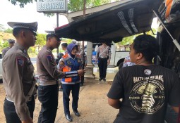 Satlantas Polres Lamtim dan Dishub Lakukan Penertiban Bus