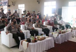 Waka Polda Lampung Pantau Vaksinasi COVID-19 di Lampung Timur 