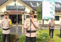 Dirresnarkoba Polda Lampung Berikan Arahan Kepada Personel Pengamanan TPS di Polres Lampung Timur