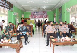 Kapolri Pantau Vaksinasi Massal Booster COVID-19 Di Lampung Timur
