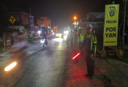 Arus Lalu Lintas Ramai di Lebaran Hari ke-3 Polres Lampung Timur, Personil Pos PAM dan Pos Yan Jaga Keselamatan dan ketertiban