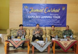 Jum\'at Curhat , Kapolres Lamtim Dengarkan Keluhan Masyarakat Kecamatan Labuhan Ratu