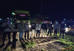 Polri Kawal Logistik Pemilu Dari PPK Menuju Gudang Logistik Kabupaten Lampung Timur