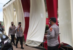 Waka Polda Lampung Pantau Langsung Vaksinasi COVID-19 di Lampung Timur 