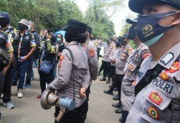 Polres Lampung Timur Amankan Unjuk Rasa Di Kejari Lampung Timur 