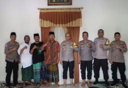 Kapolres Lampung Timur Kunjungi Ketua NU dalam Safari Kamtibmas dan Cooling System Menjelang Pilkada 2024