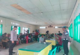 Polsek Pasir Sakti Polres Lampung Timur Amankan Pembagian PKH di Aula Kecamatan Pasir Sakti