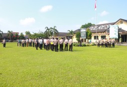 Apel Kesiapan PAM Kampanye Damai Pasangan Paslon Gubernur B dan Paslon Bupati A di Kecamatan Batu Brak, Lampung Barat