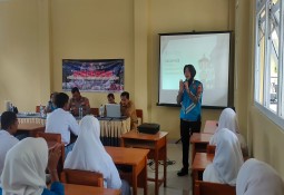 Polres Lampung Timur Sosialisasi Penerimaan Bakomsus di SMK Negeri 1 Sekampung