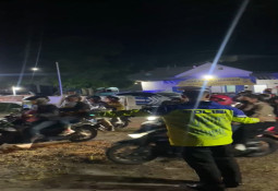 Pastikan Keselamatan Pemudik, Polres Lampung Timur Berikan Pengawalan Malam Hari Kepada Para Pemudik