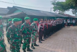 personil Polres Lampung Timur melaksanakan Pengamanan Kampanye dan Konsolidasi Tim Koalisi Lampung Timur Makmur di Sekampung Udik