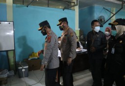 Waka Polda Lampung Pantau Vaksinasi COVID-19 di Pasir Sakti 