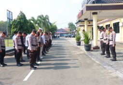 Personil Polres Lampung Timur melakukan Pengamanan Kampanye Pilkada di dua Kecamatan Kabupaten Lampung Timur