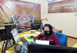 Polres Lampung Timur talkshow Sosialisasi Aplikasi Pelayanan Polres Lamtim dan Himbau masyarakat Patuhi Protokol Kesehatan 