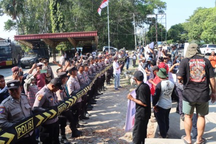 https://www.polreslampungtimur.com/upload/kegiatan/021a58ab3ff4ae98ea7ed0450c084756.jpeg