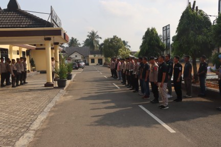 https://www.polreslampungtimur.com/upload/kegiatan/1648282ce2bb897d6cdd3da20de34f37.jpeg