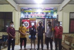 Polsek Gunung Pelindung menerima Penyerahan diri Tersangka Pencurian