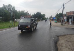 Personel Polres Lampung Timur Tetap Laksanakan Pam Rawan Pagi Meski Hujan