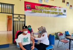 Kapolres Apresiasi Vaksinasi COVID-19 Para Pengurus Pokdar Kamtibmas Lampung Timur