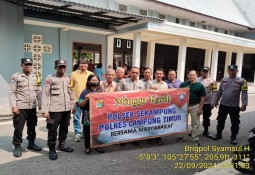 Personel Polsek Sekampung Gelar Minggu Kasih di Gereja Santo Fransiskus Xaverius Desa Sambikarto