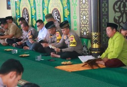 Tingkatkan Keimanan, Kapolres Lamtim Ajak Anggota Ikuti Binrohtal