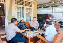 Kapolsek Melinting Laksanakan Binluh dalam Rangka Cooling System Jelang Pilkada 2024 di Lampung Timur
