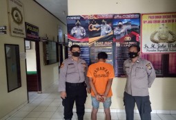 POLSEK MELINTING RINGKUS PELAKU PEMBOBOL RUMAH 