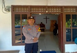 Polsek Jajaran Polres Lampung Timur Laksanakan Pengamanan di Tempat Ibadah pada Hari Minggu